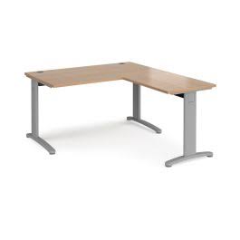 DAMS TR10 desk with 800mm return desk
