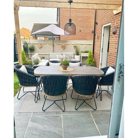 Stitch 9682 Black Outdoor Rug