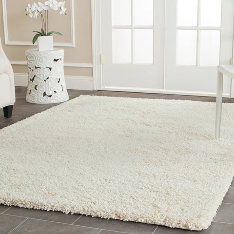 SAFAVIEH Shaggy Rug for Living Room