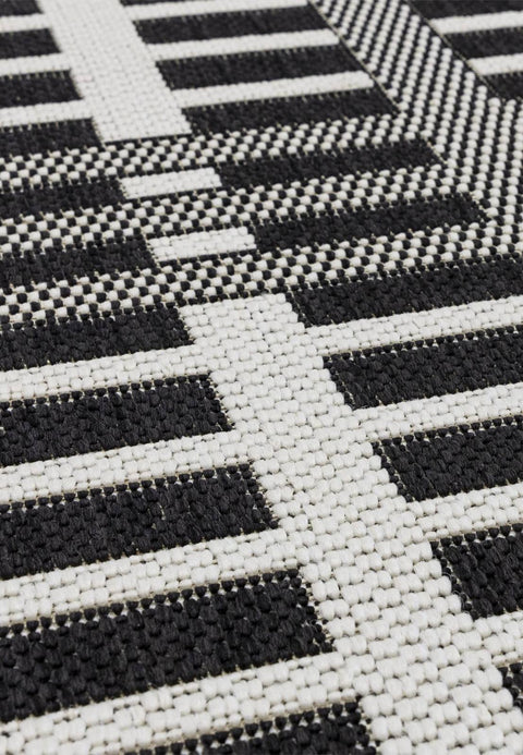 Ebern Designs Asiatic Patio Grid Rug PAT22
