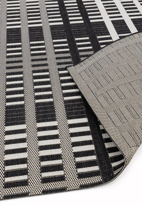 Ebern Designs Asiatic Patio Grid Rug PAT22