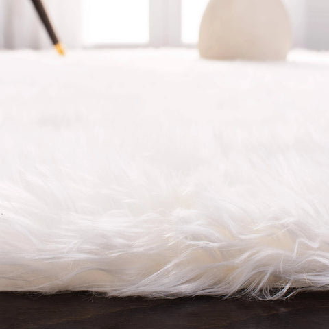 Safavieh Faux Sheep Skin Rug