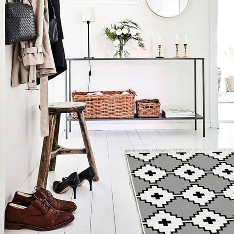 Rozi Blanc and Noir Kilim Rug
