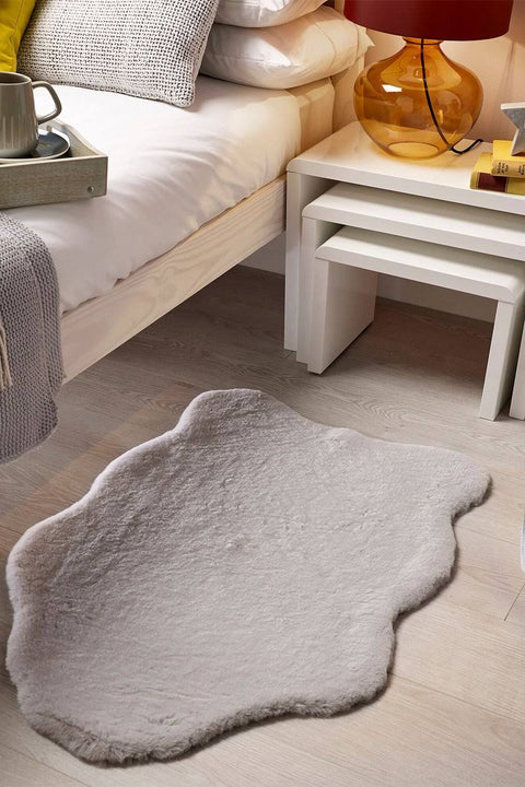 Dunelm Supersoft Single Pelt Faux Fur Rug