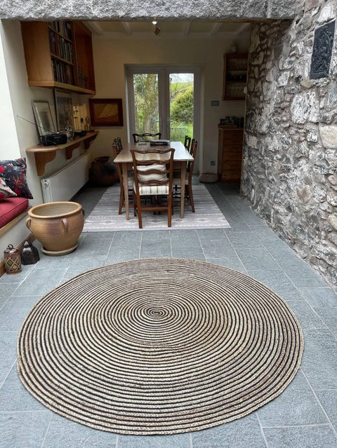 Chakkar Dark Stripe Round Jute Rug