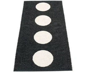 Pappelina - Vera Reversible Rug, 70 x 150 cm, Black / vanilla